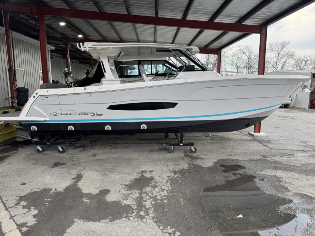 2026 Regal 38 Surf - Ultimate